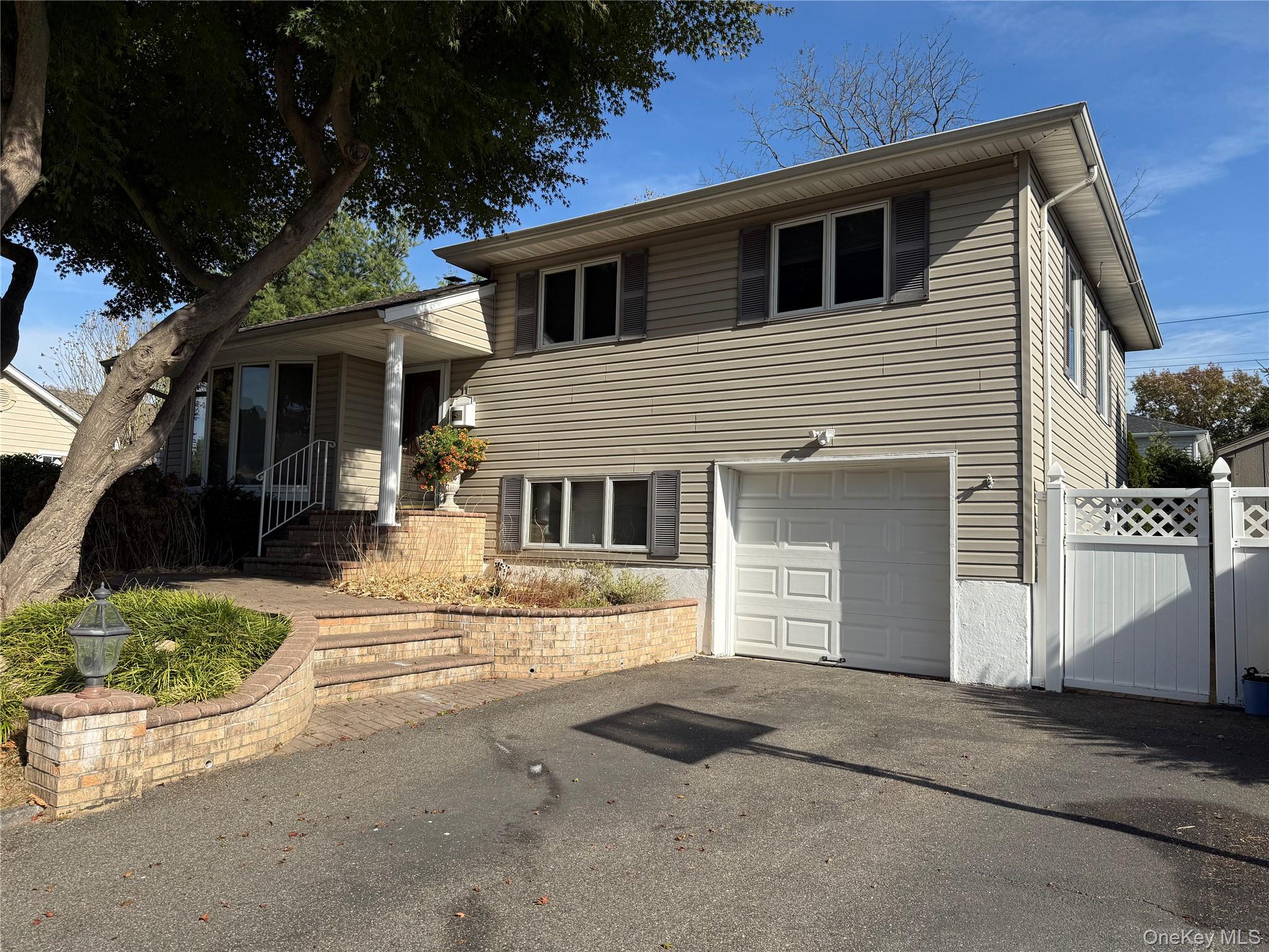 11 Syosset Circle