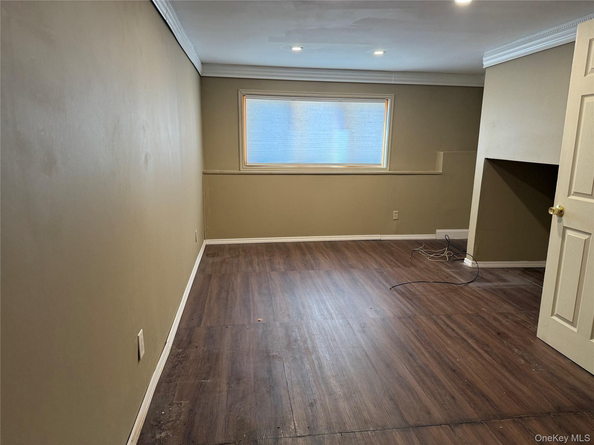 11 Syosset Circle