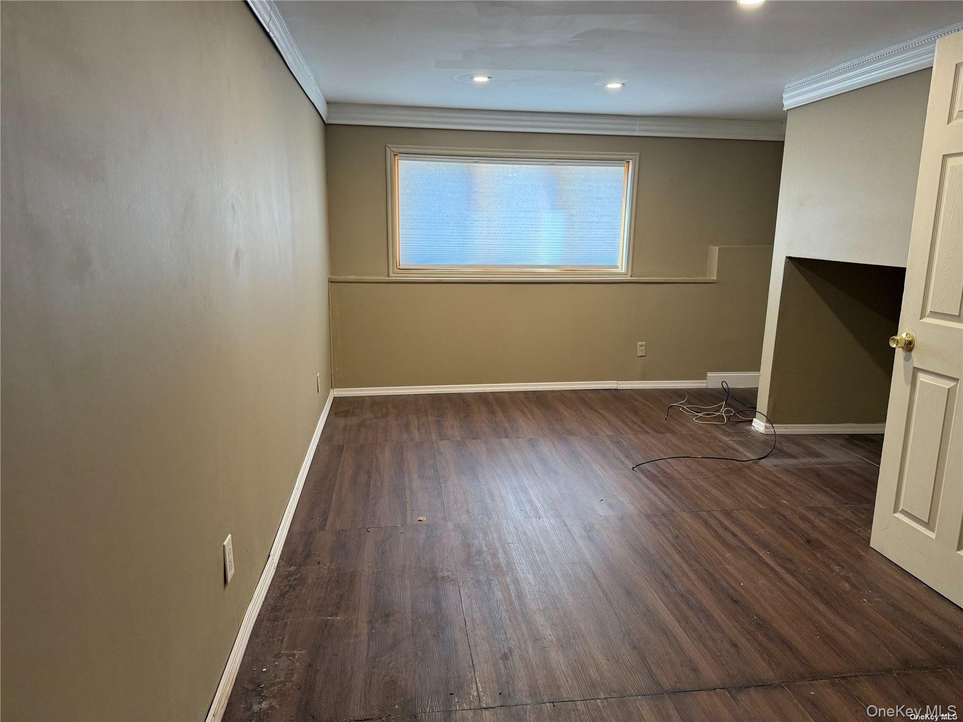 11 Syosset Circle