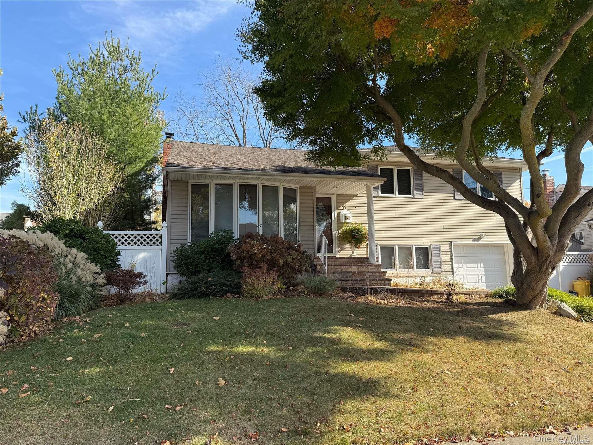 11 Syosset Circle