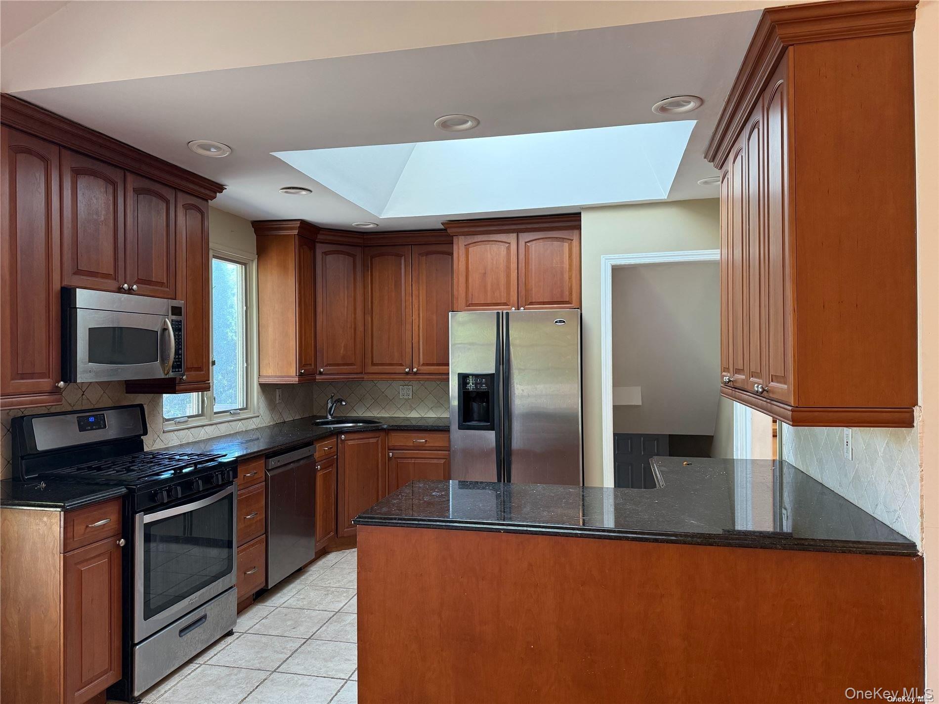 11 Syosset Circle