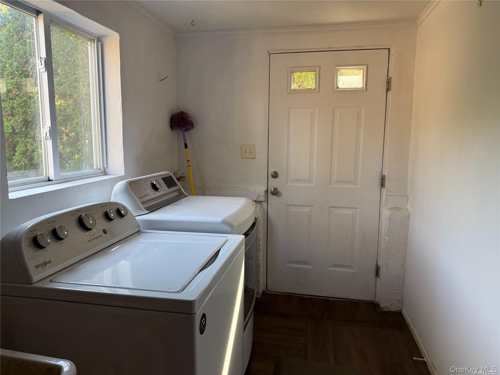 11 Syosset Circle