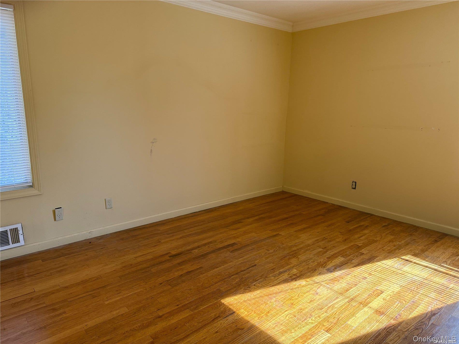 11 Syosset Circle