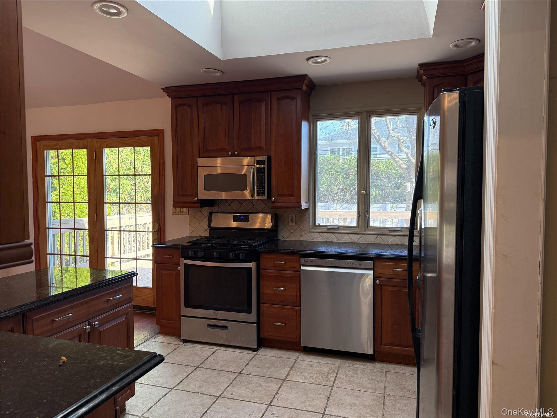 11 Syosset Circle