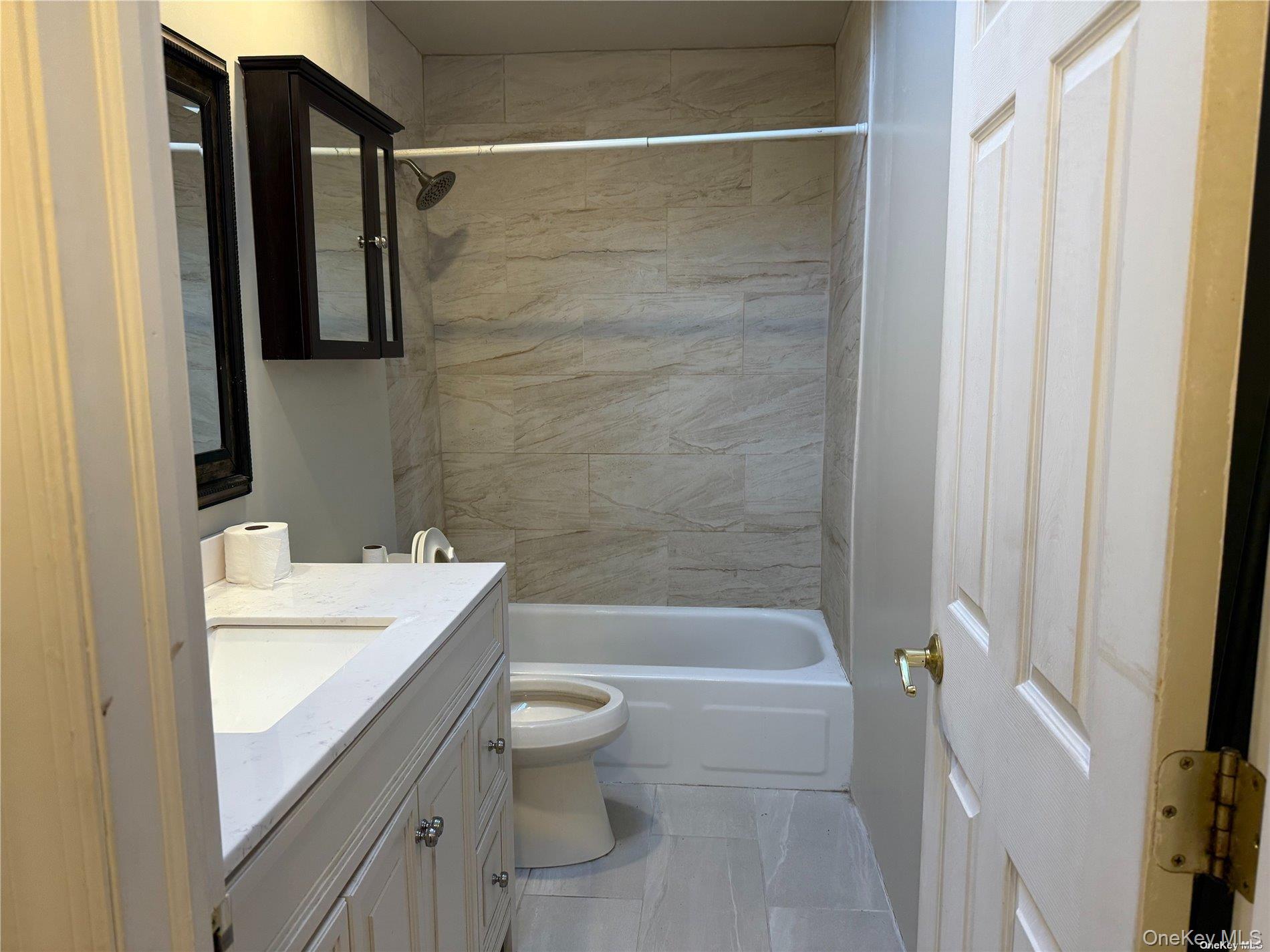 11 Syosset Circle