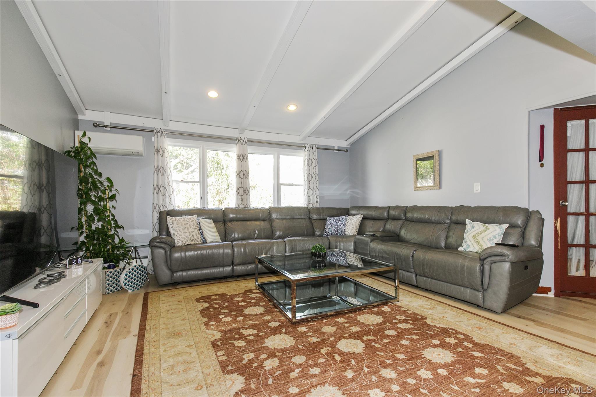 35 Lowland Road