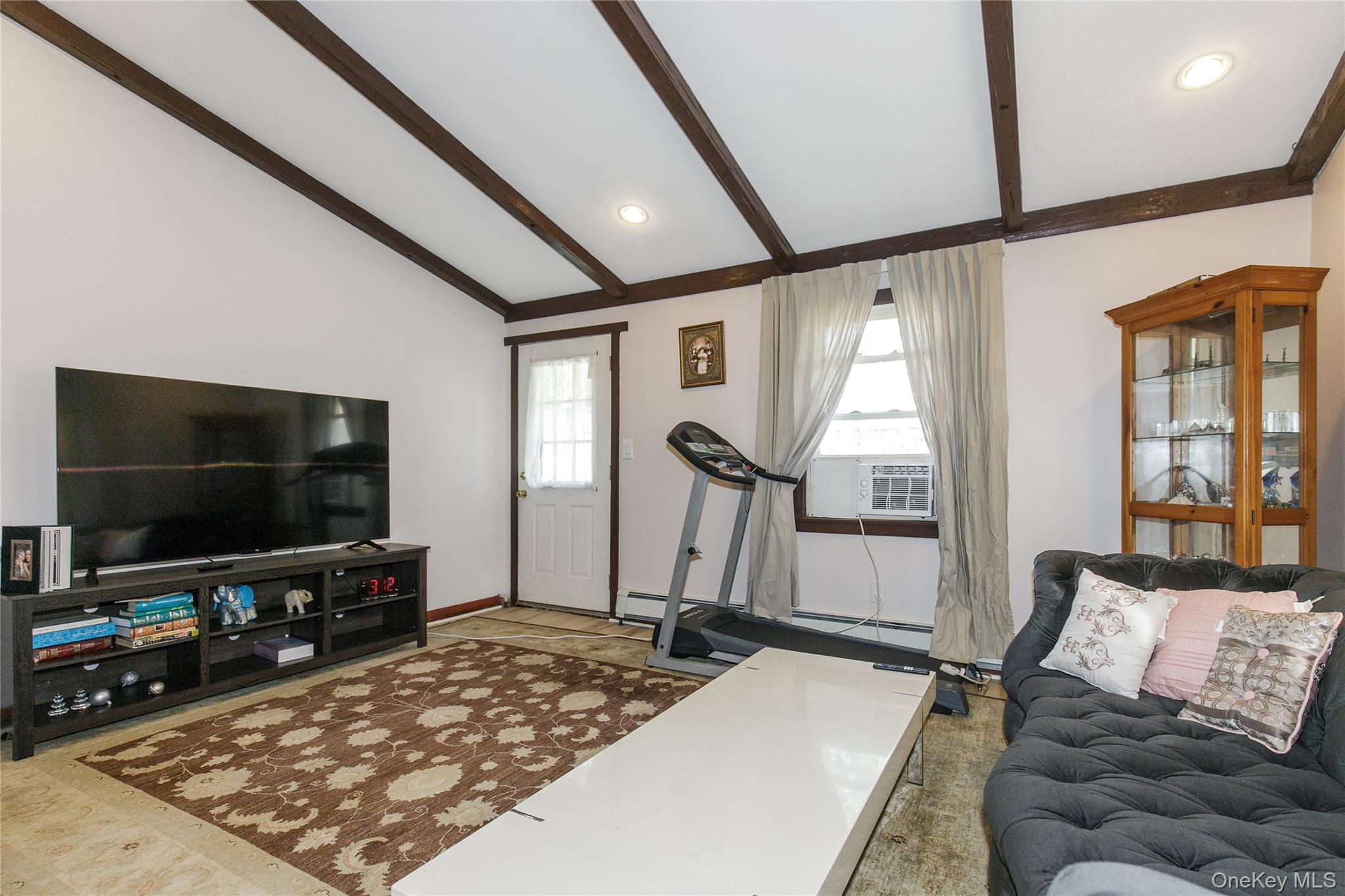 35 Lowland Road