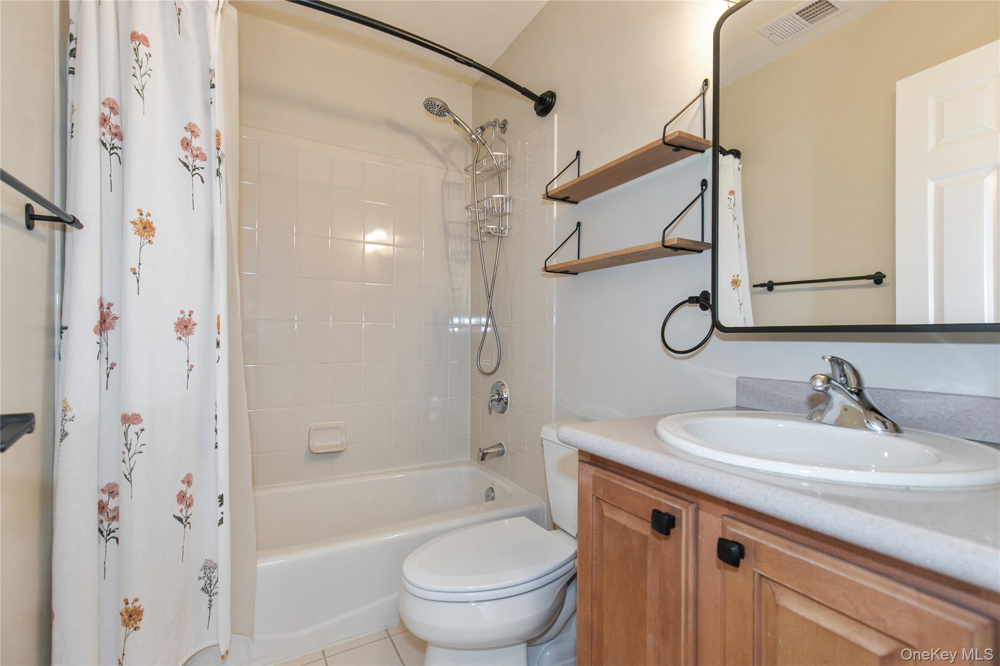 28 Lorien Place Unit: 4