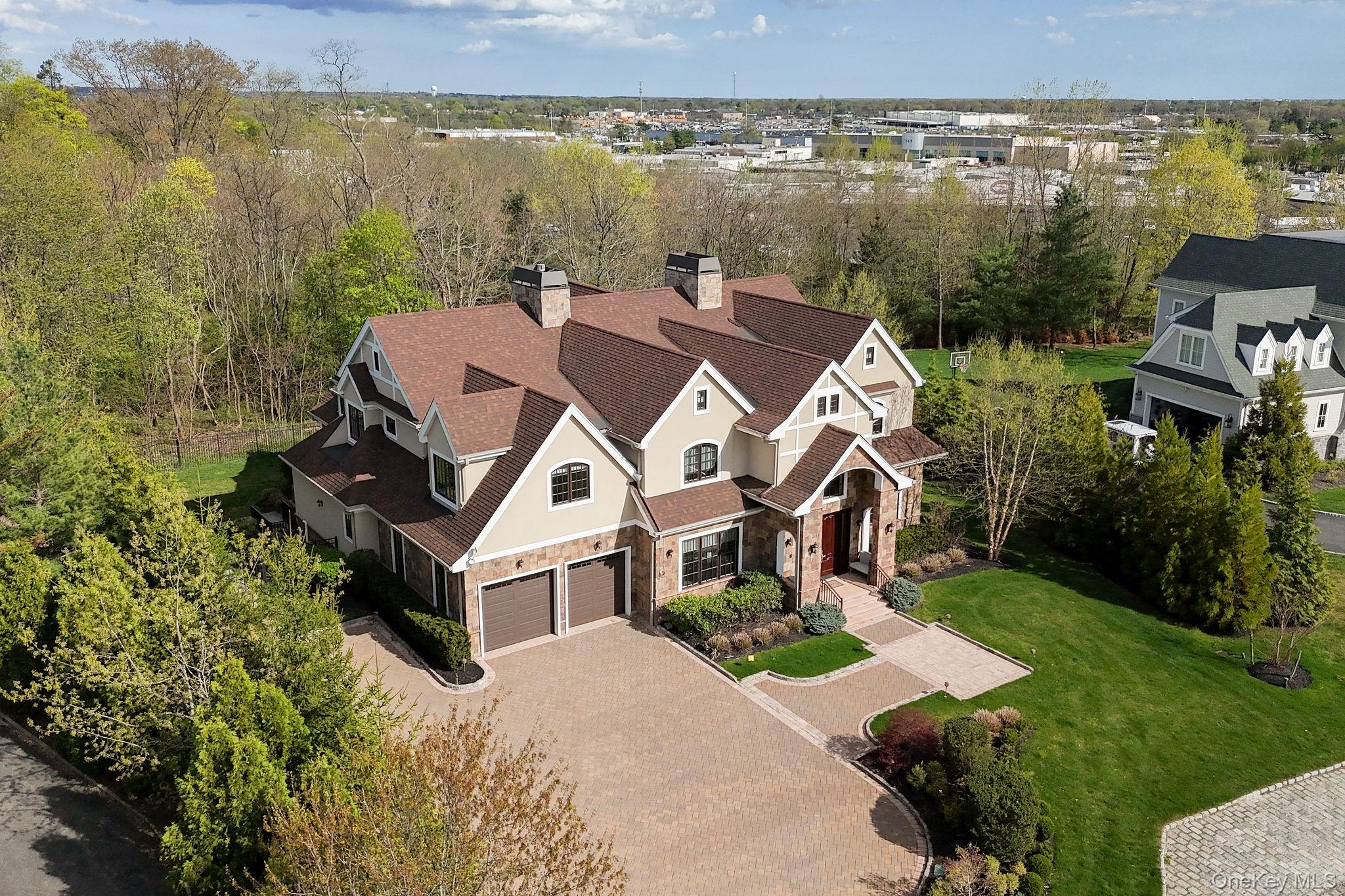 11 Buckingham Court