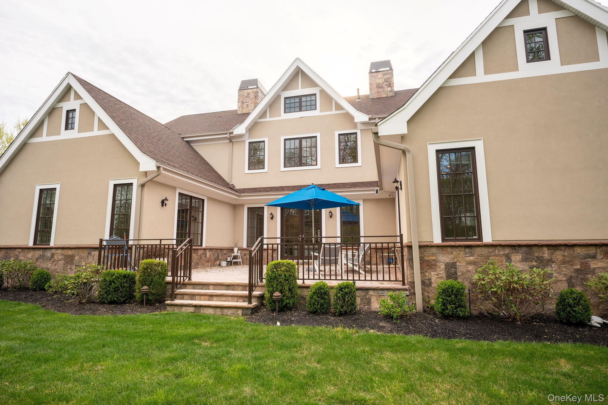 11 Buckingham Court