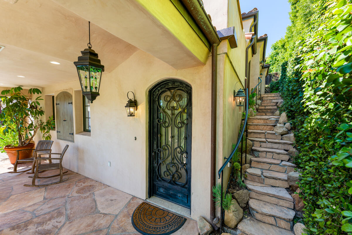 637 E Micheltorena Street