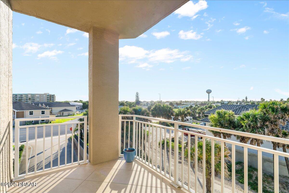 2855 S Atlantic Avenue, 304