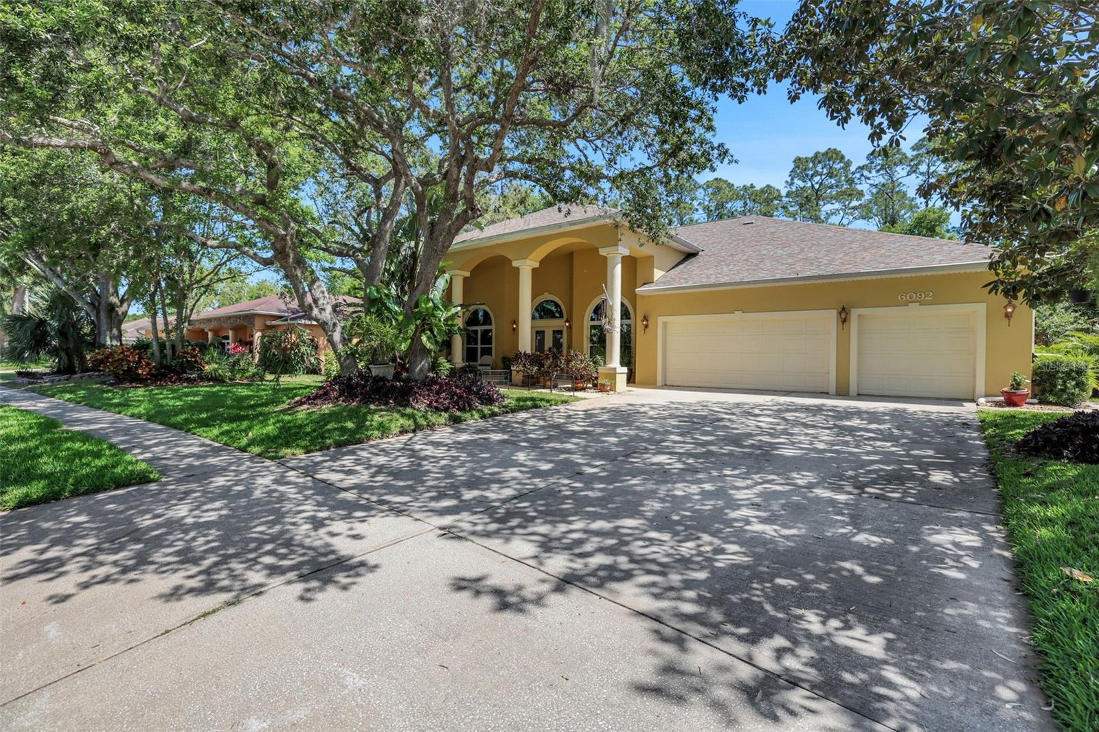 6092 SABAL HAMMOCK CIR