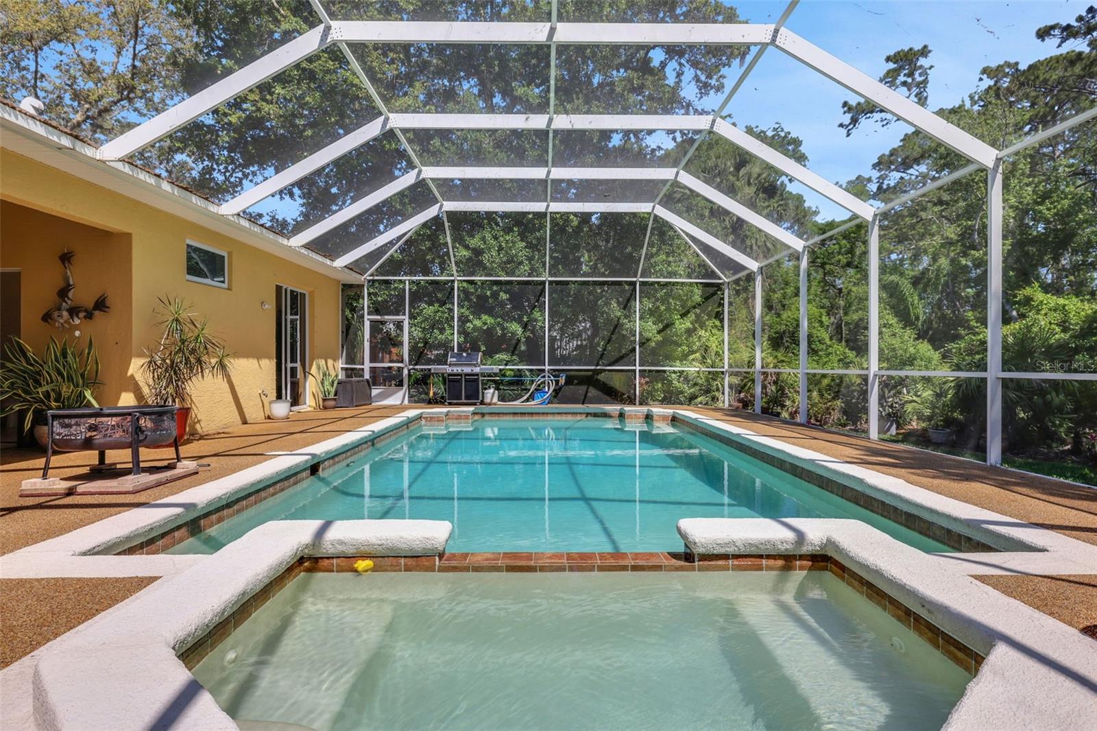 6092 SABAL HAMMOCK CIR