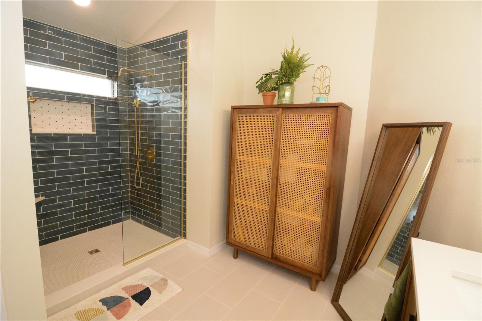 1090 PEBBLE BEACH CT