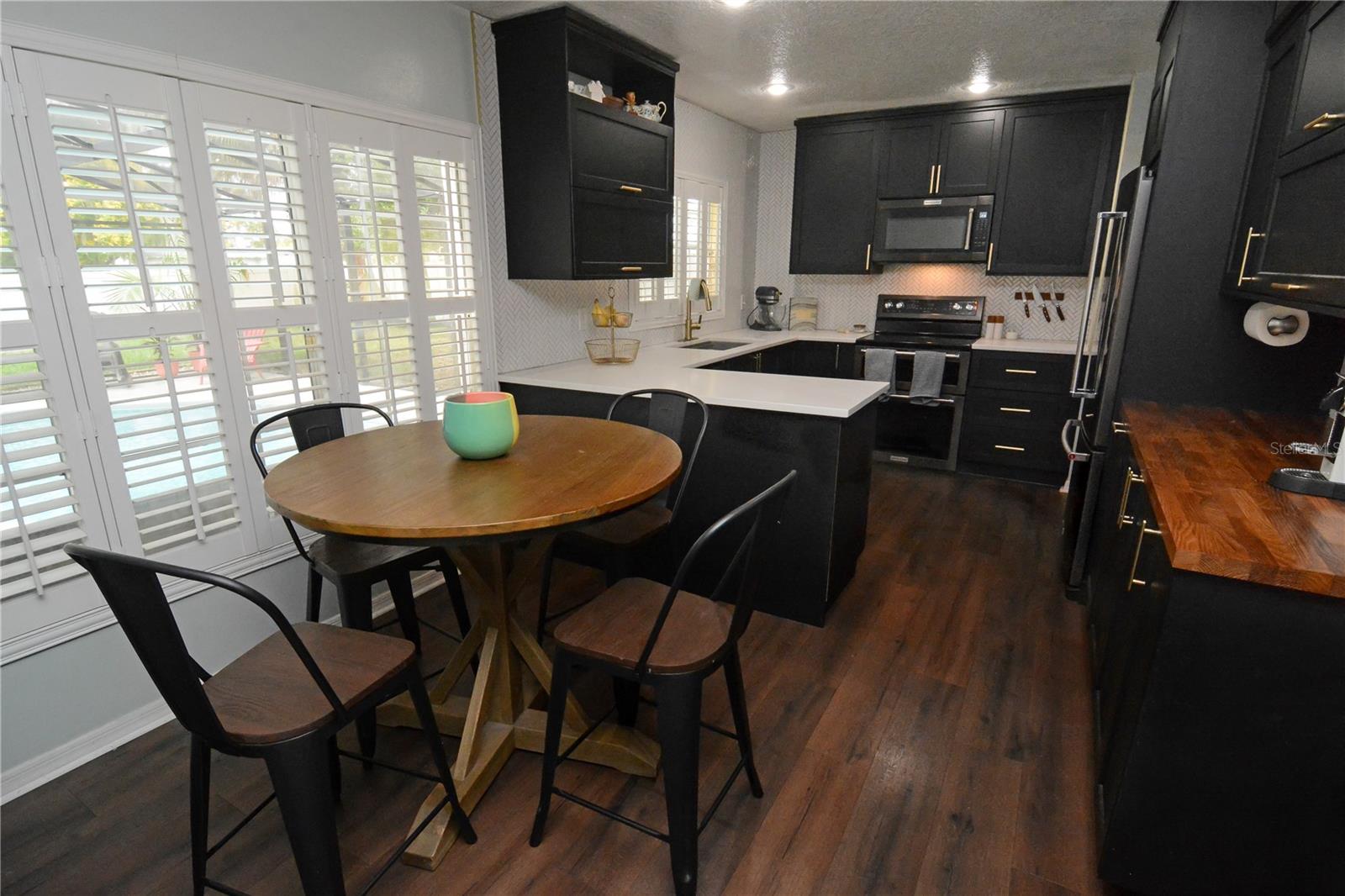 1090 PEBBLE BEACH CT