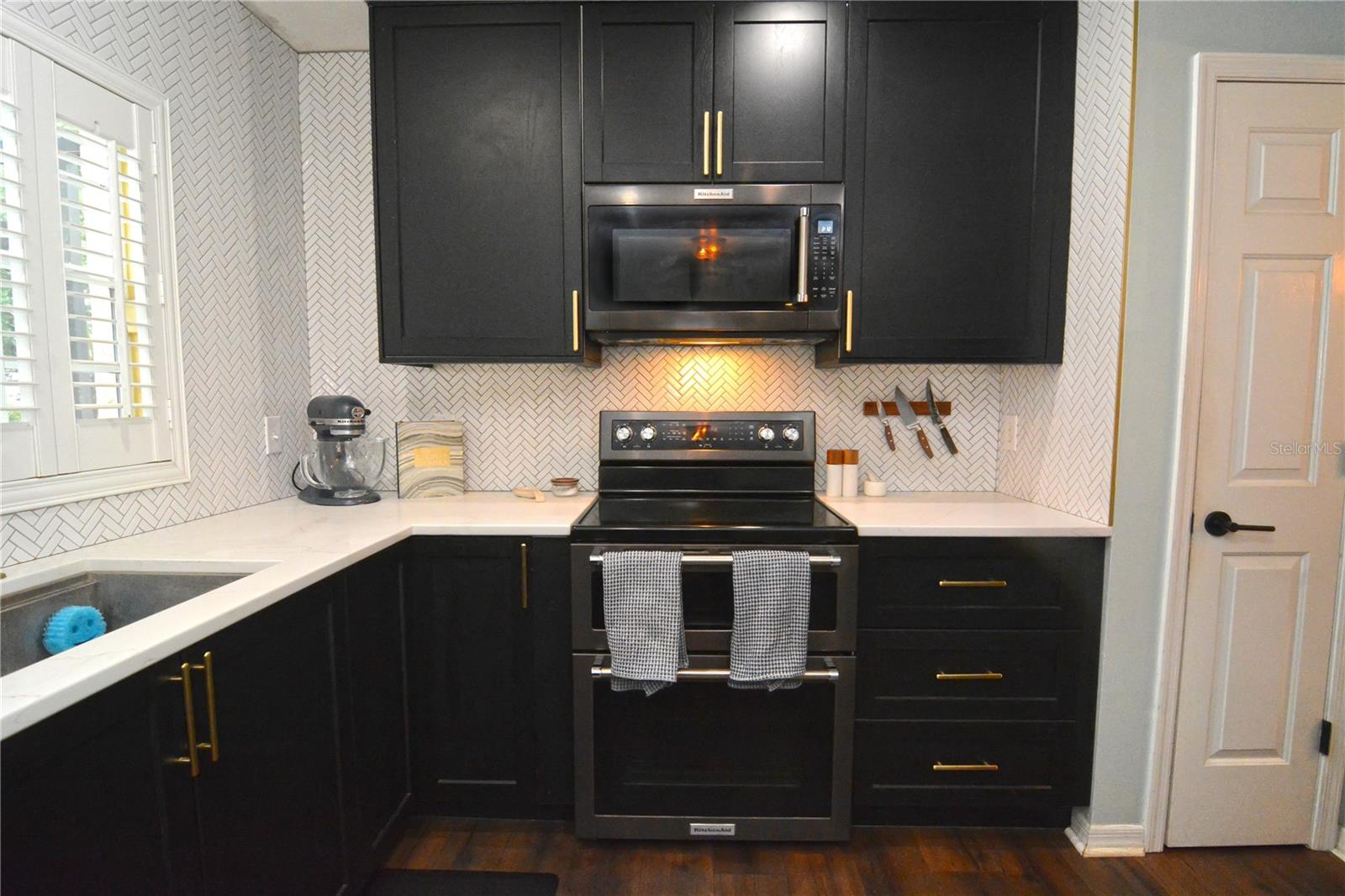 1090 PEBBLE BEACH CT