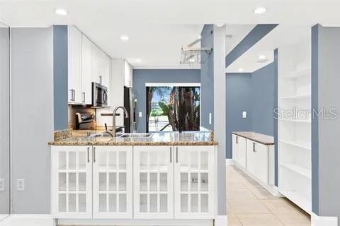 1000 WINDERLEY PL #5