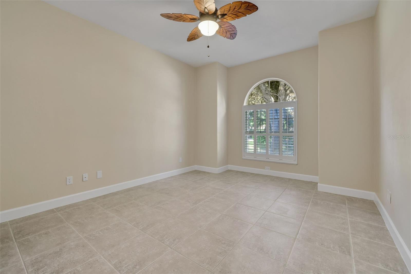 11 CYPRESS HOLLOW LN