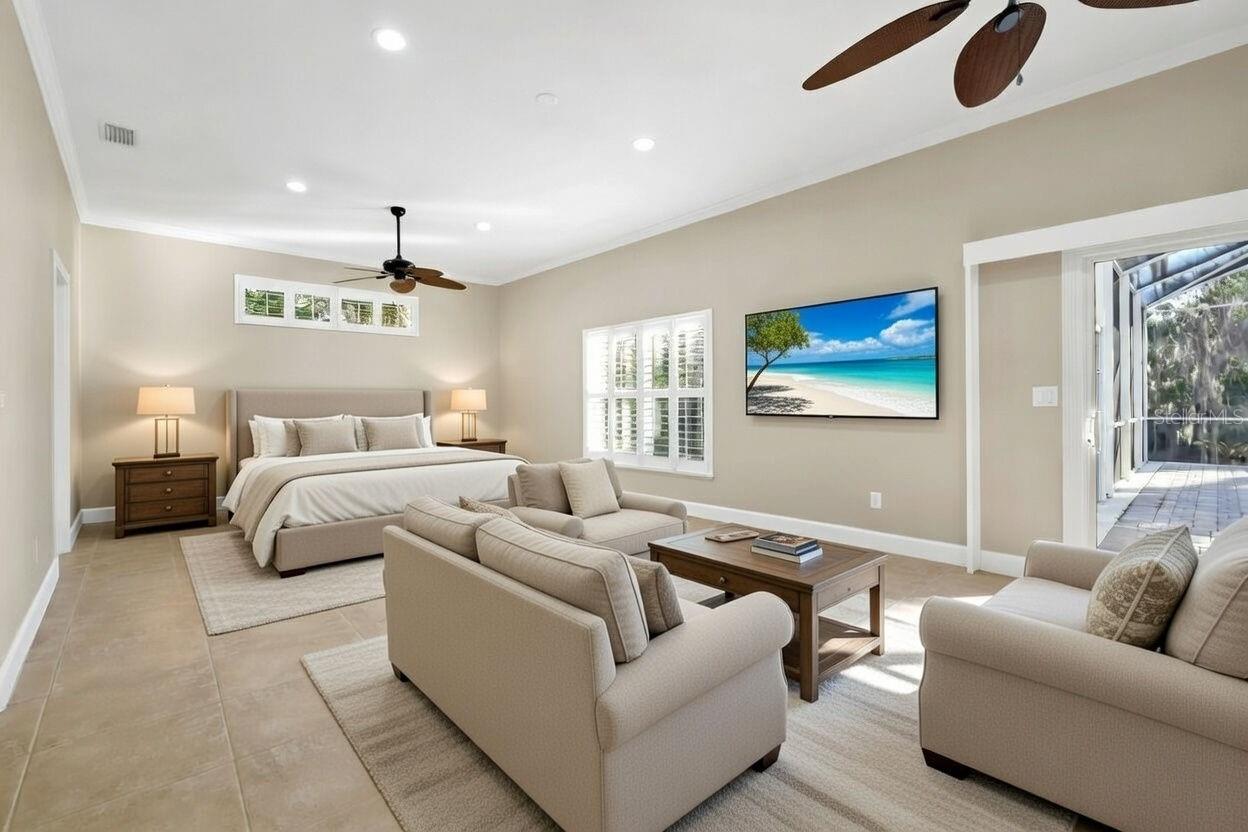 11 CYPRESS HOLLOW LN