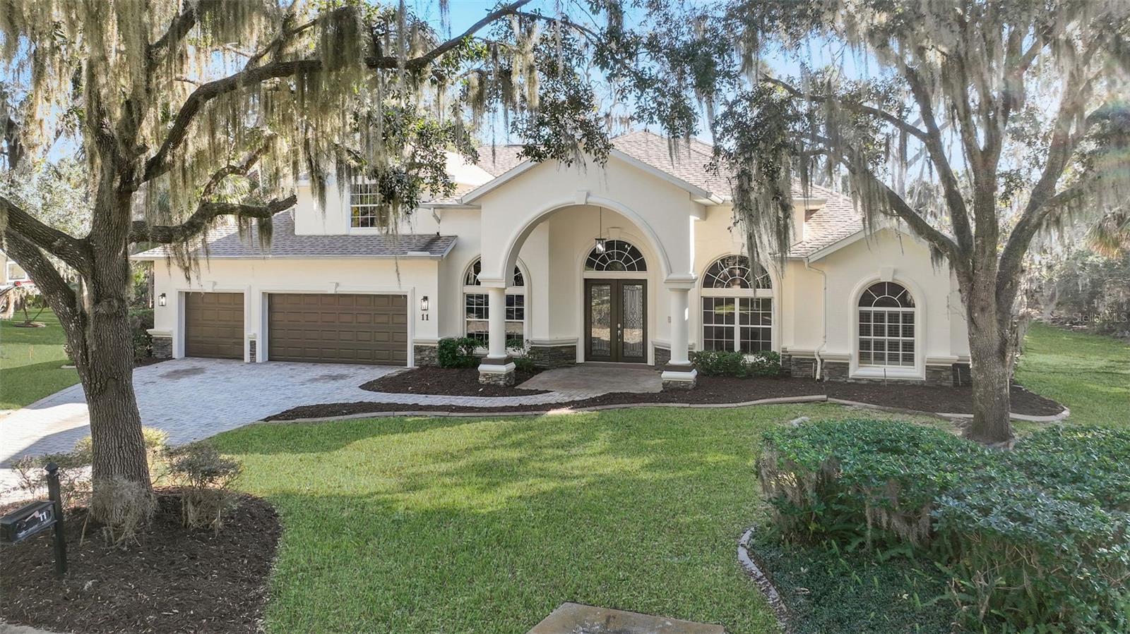 11 CYPRESS HOLLOW LN