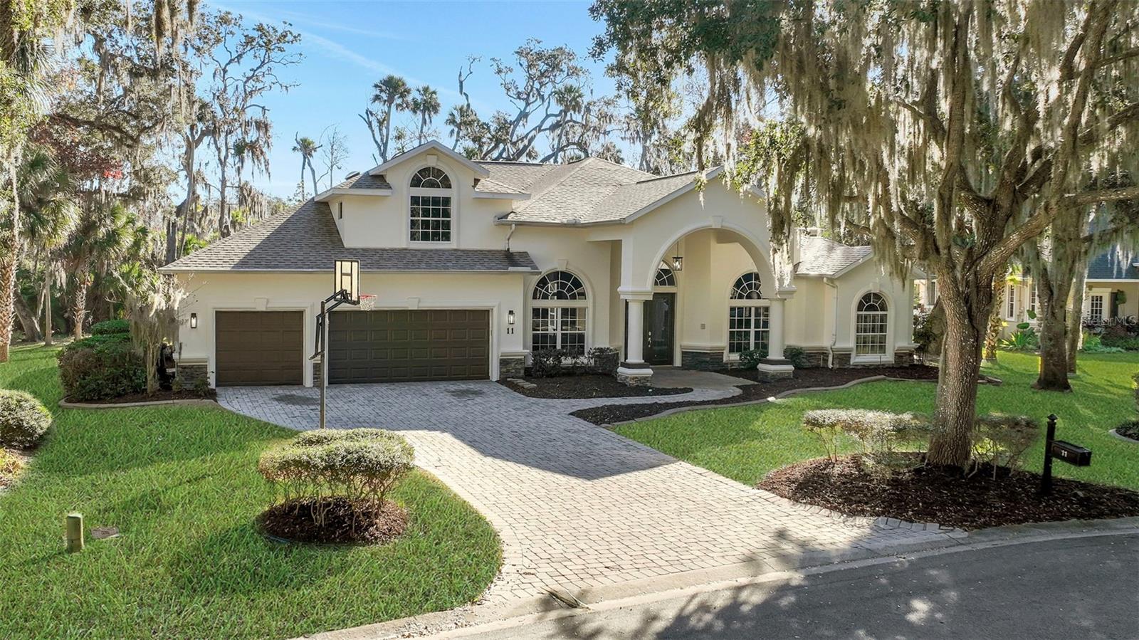11 CYPRESS HOLLOW LN