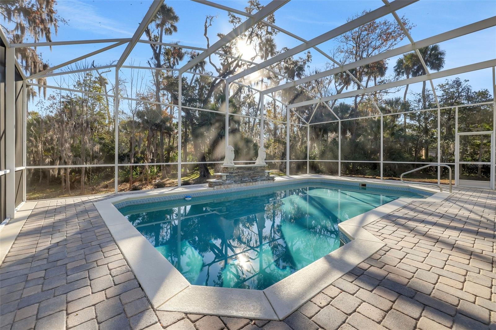 11 CYPRESS HOLLOW LN