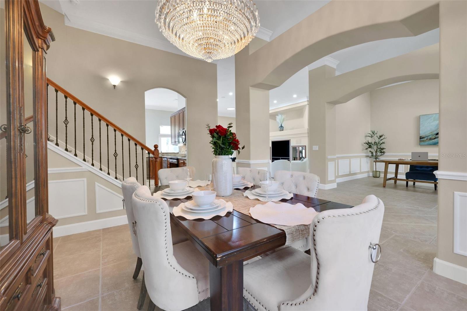 11 CYPRESS HOLLOW LN