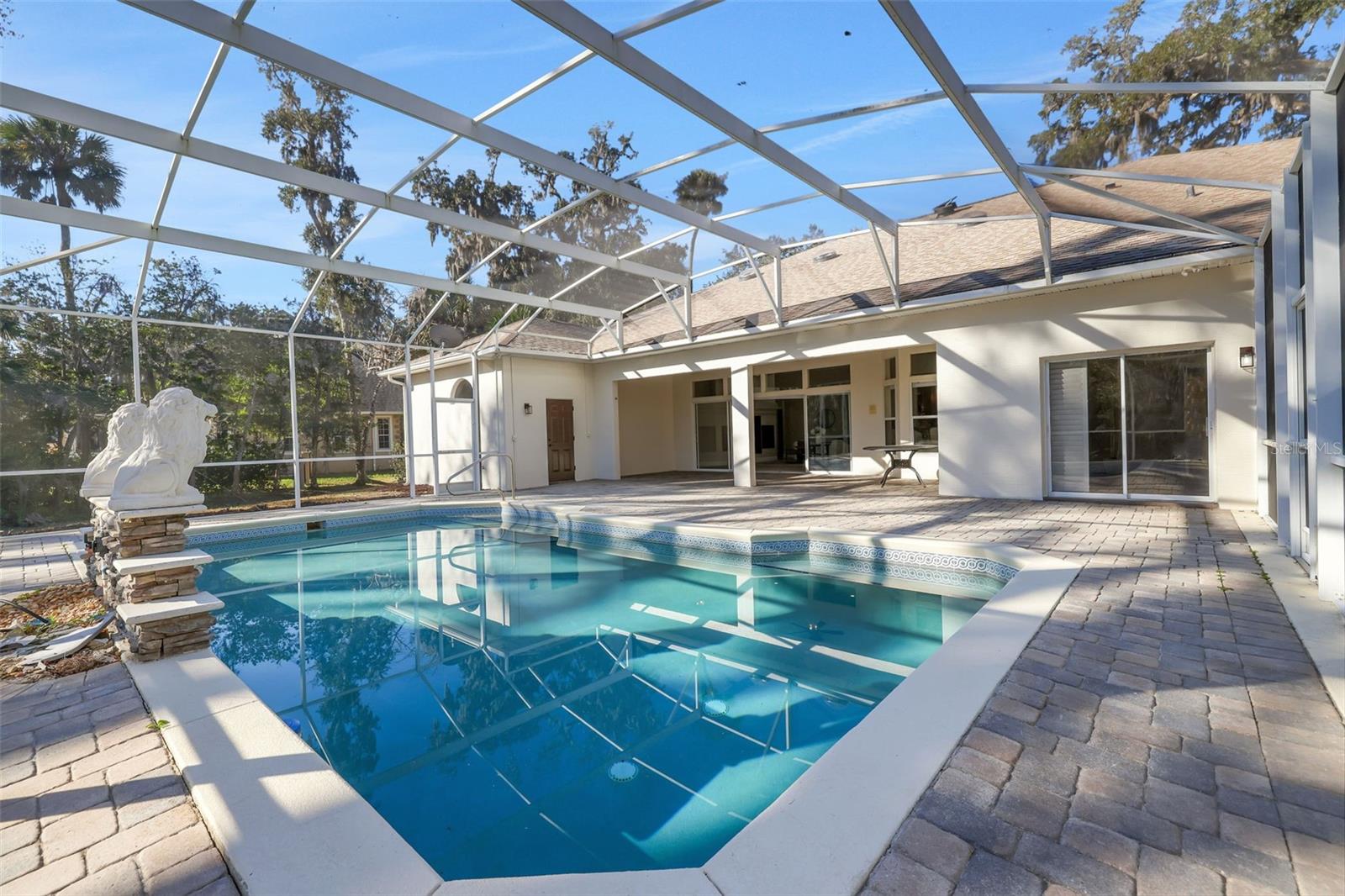 11 CYPRESS HOLLOW LN
