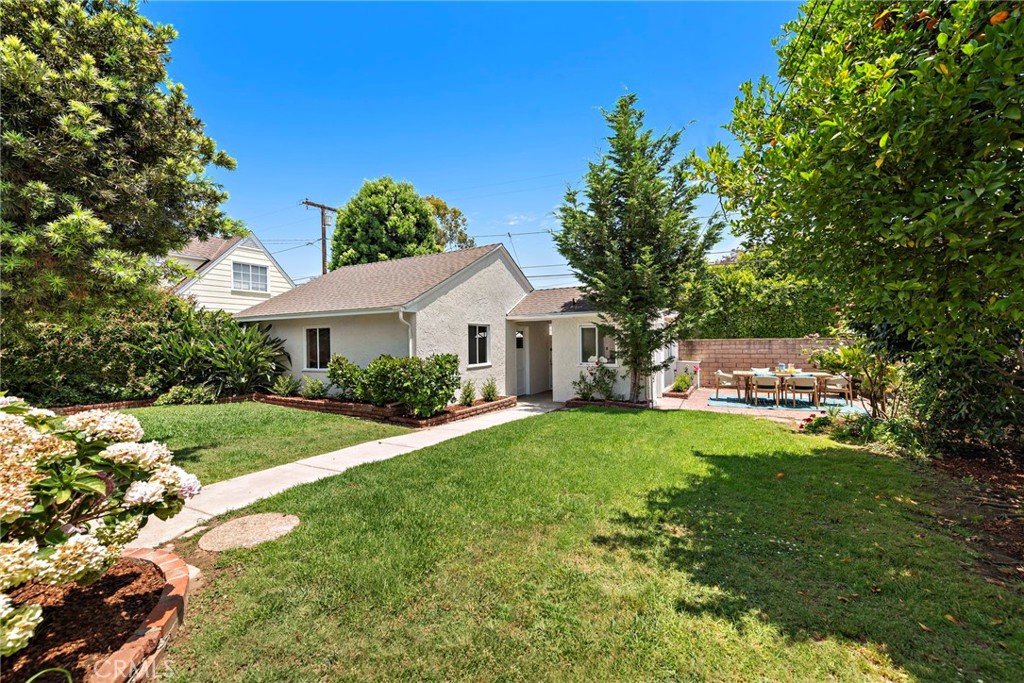 4022 Chestnut Avenue