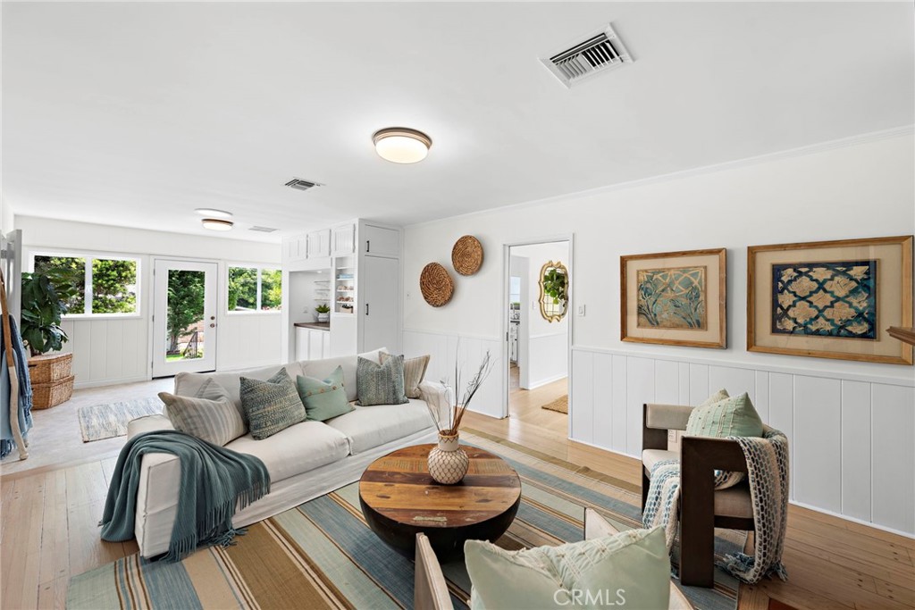 4022 Chestnut Avenue