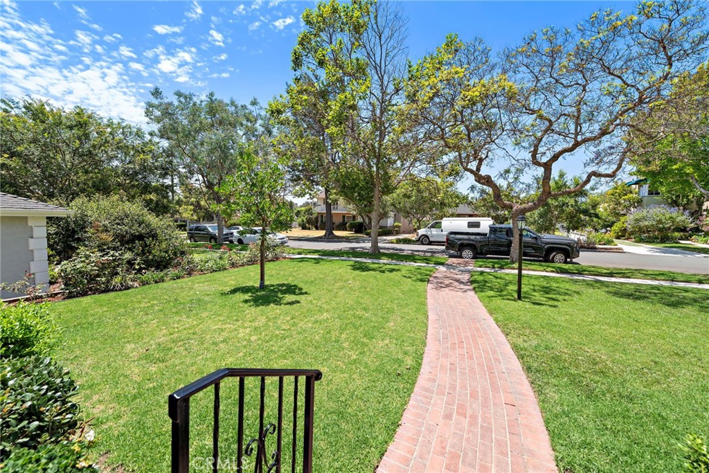 4022 Chestnut Avenue