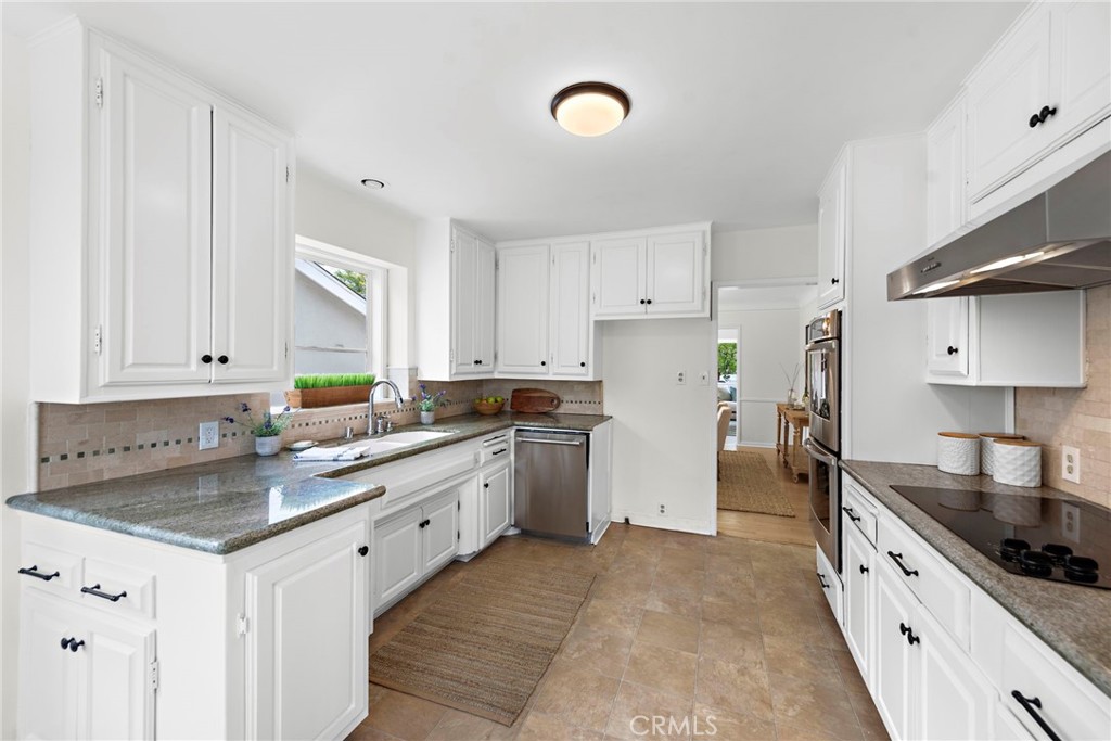 4022 Chestnut Avenue