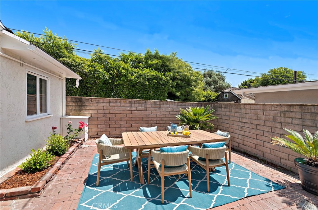 4022 Chestnut Avenue