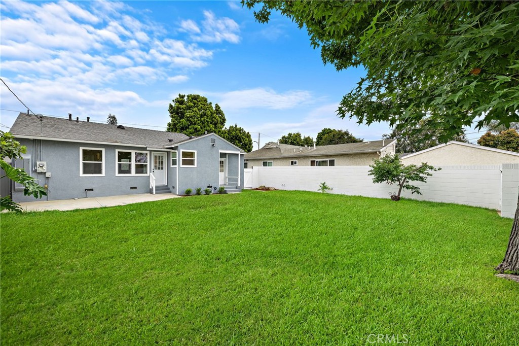 1833 N Greenbrier Road N