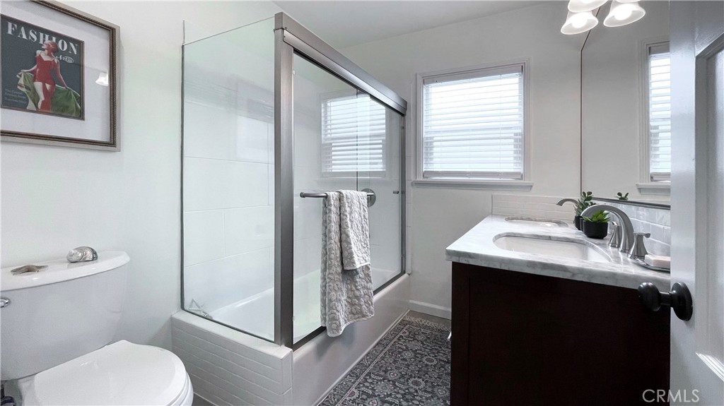 1833 N Greenbrier Road N