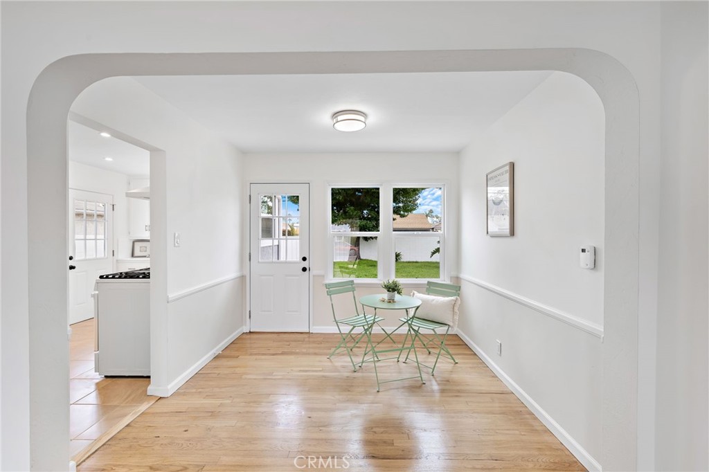 1833 N Greenbrier Road N