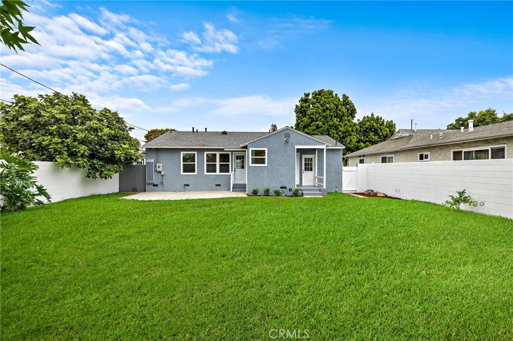 1833 N Greenbrier Road N