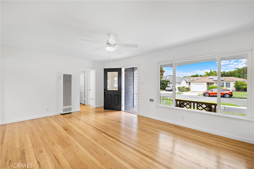 1833 N Greenbrier Road N