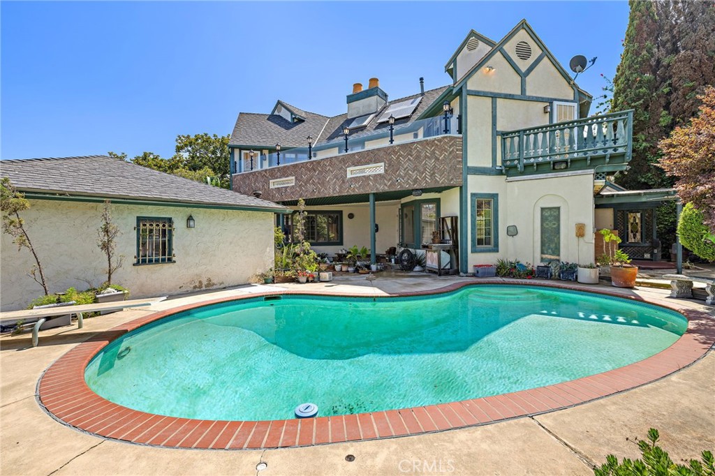 8001 Alverstone Avenue