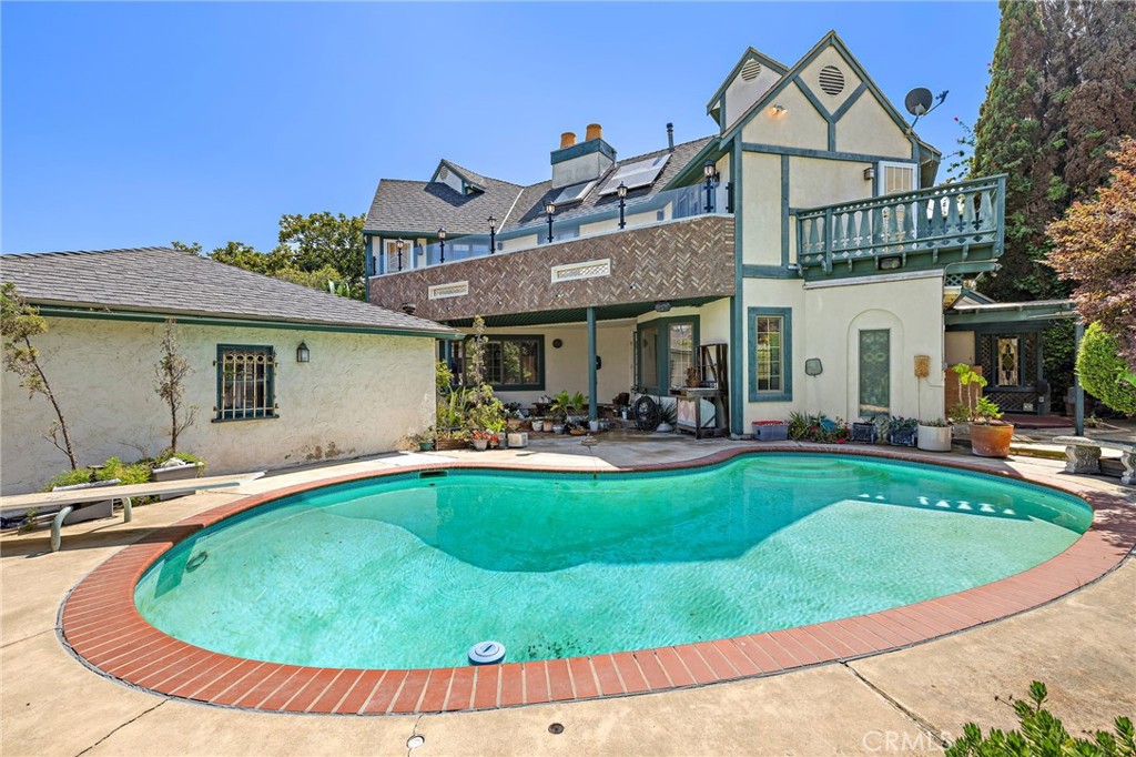 8001 Alverstone Avenue