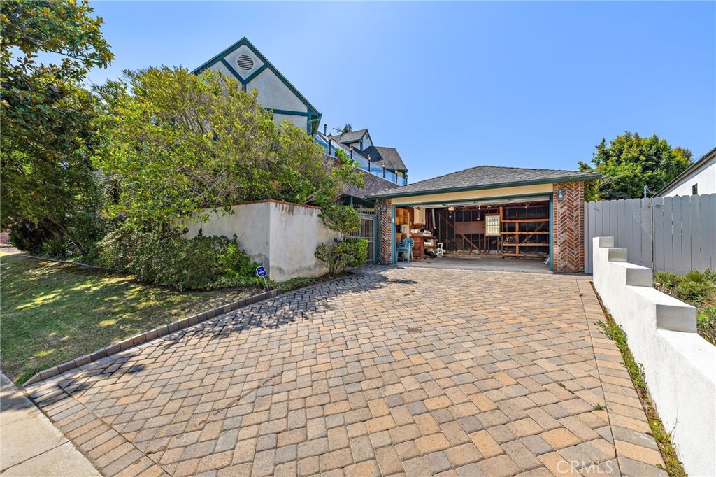 8001 Alverstone Avenue