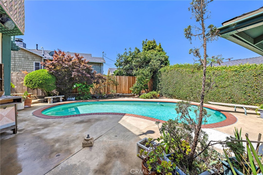 8001 Alverstone Avenue