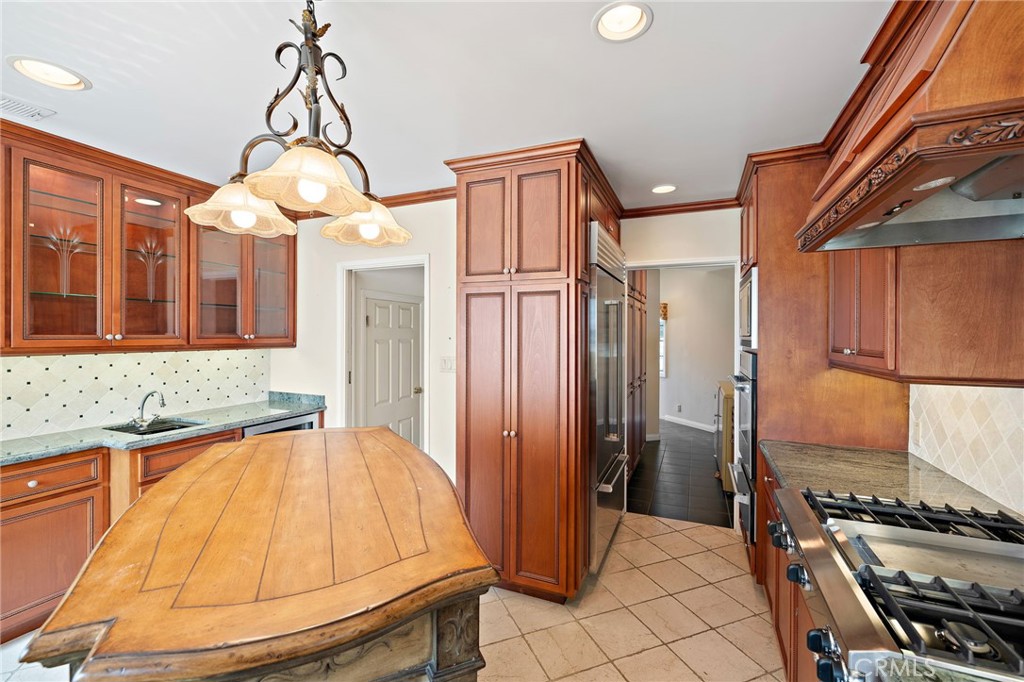 8001 Alverstone Avenue