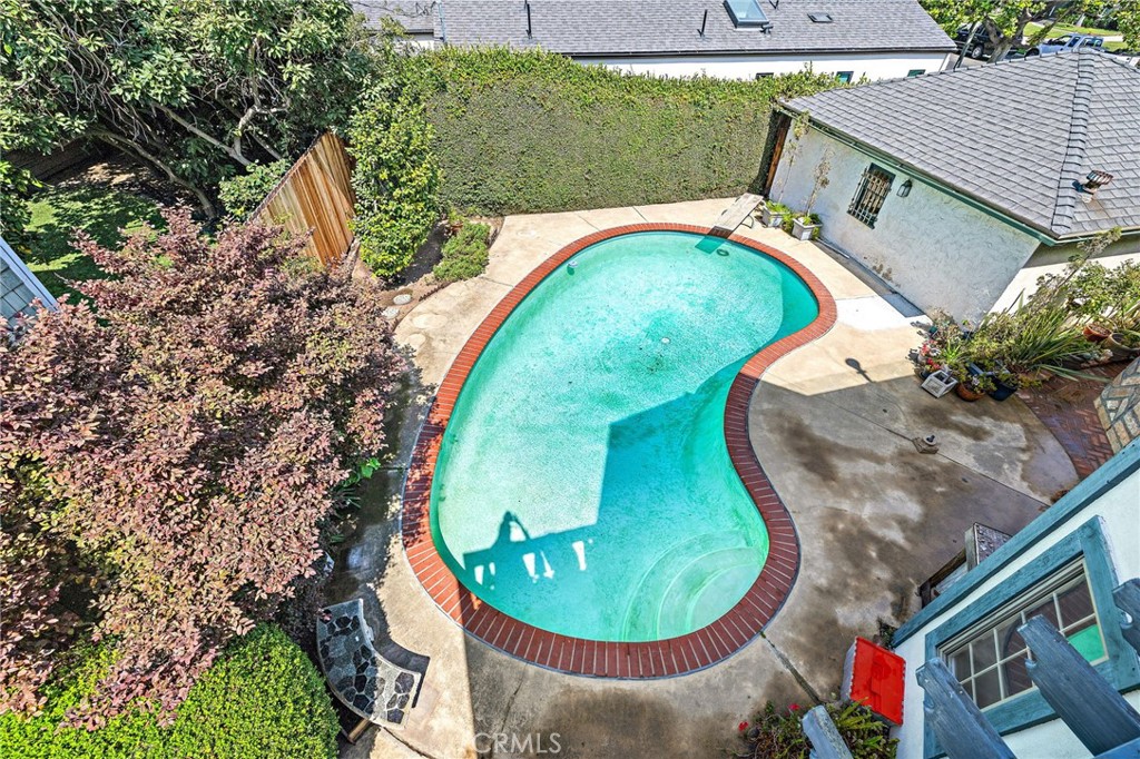 8001 Alverstone Avenue