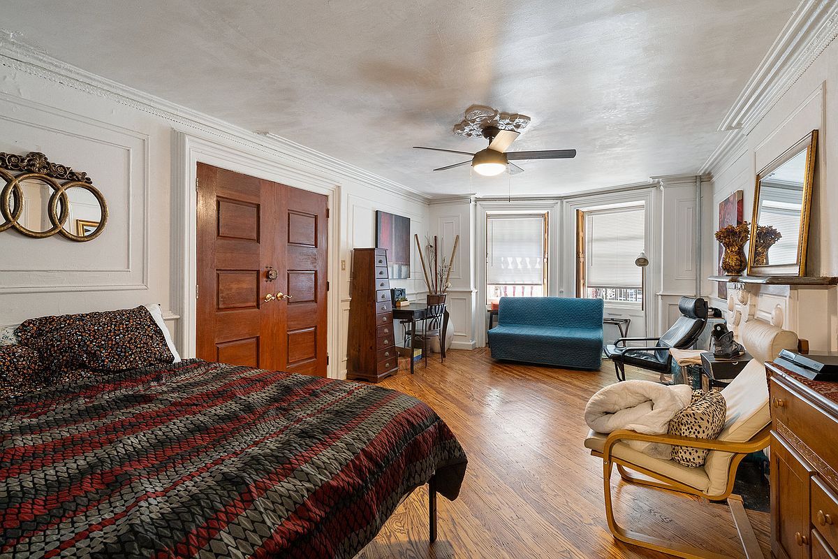 109 Lincoln Place