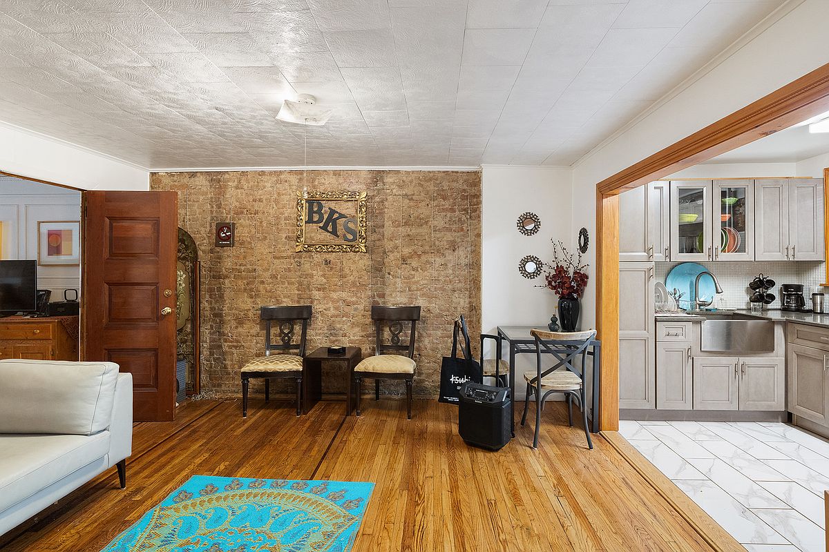 109 Lincoln Place