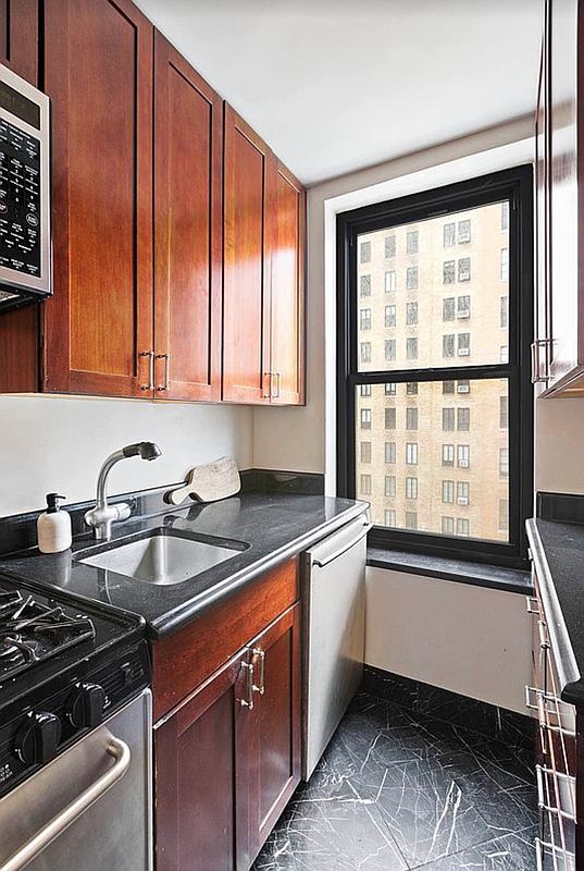 161 W 16th Street 8-K