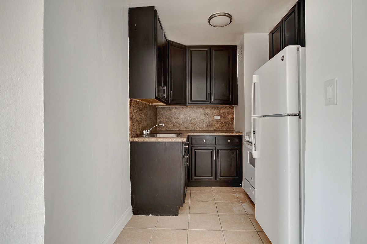 3255 Randall Avenue 3-D