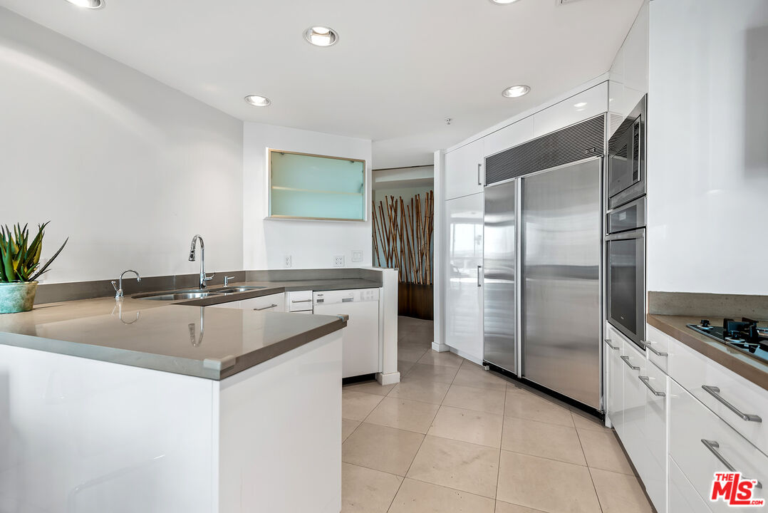 10490 Wilshire Blvd Unit: 604